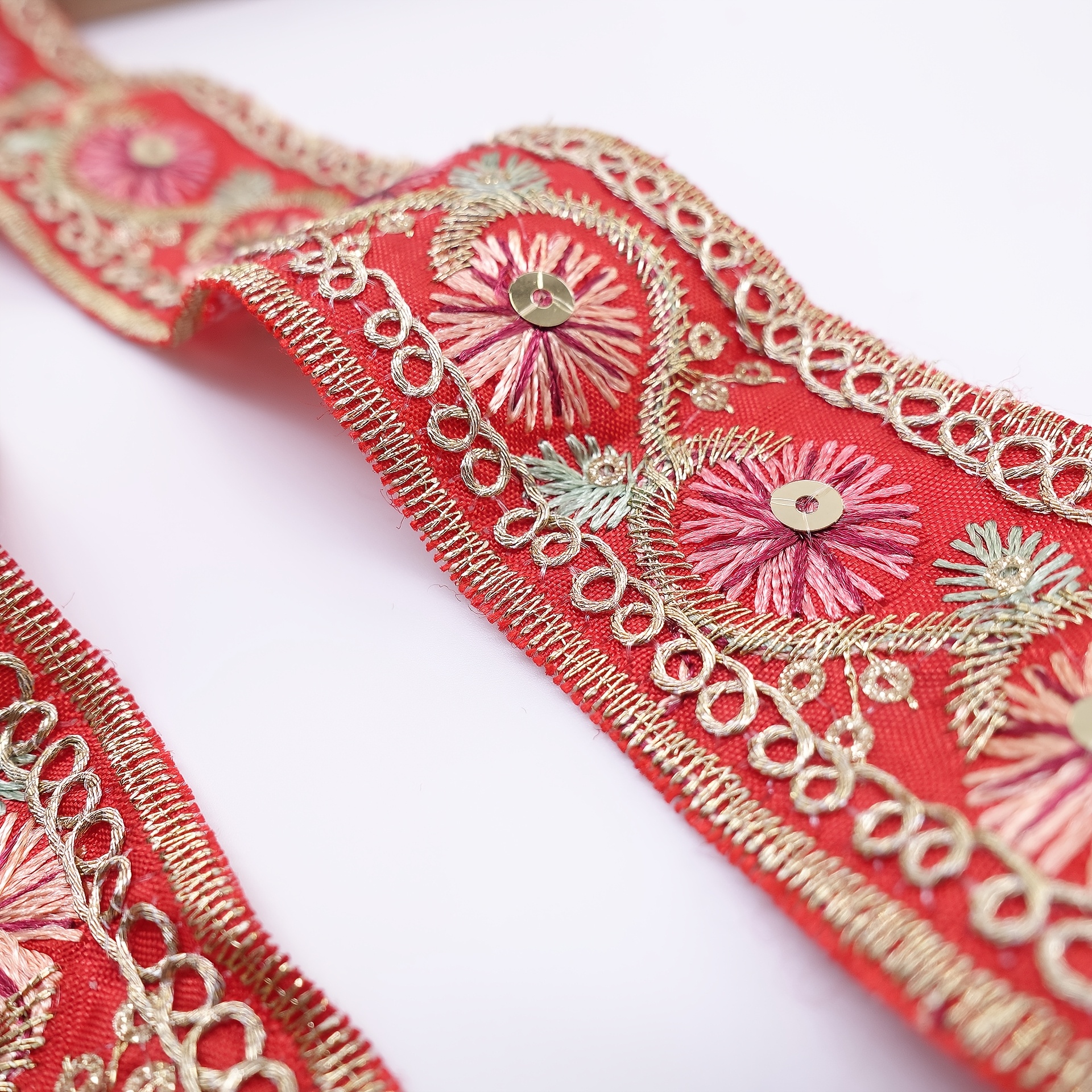 Red Nylon Lace with Golden Embroidery for Home Decoration